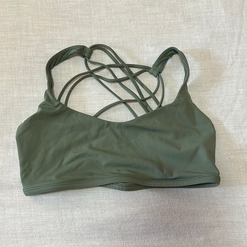 Lululemon free to be bra